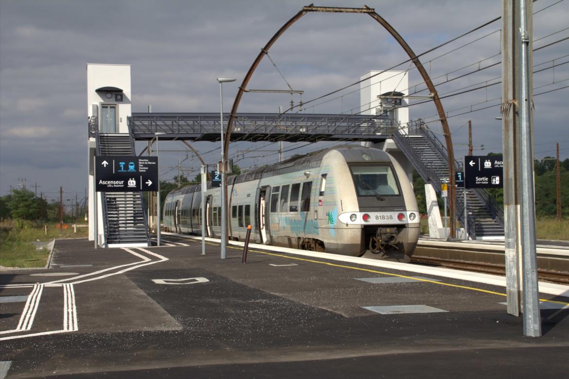 TER en gare d'Ychoux